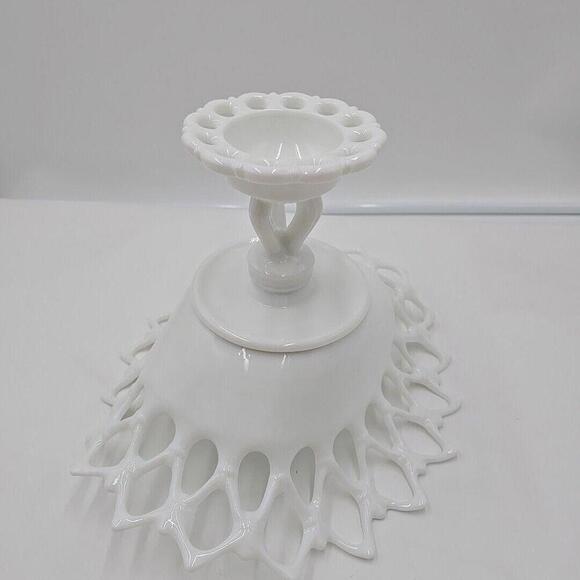 Westmoreland Doric‎ Lattice Milk Elegant Scalloped Pierced Banana Glass Stand - Picture 15 of 16